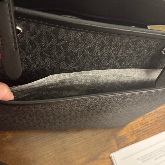 Michael Kors Winston Dark Gray Signature Pocket Tote - Picture 6 of 8